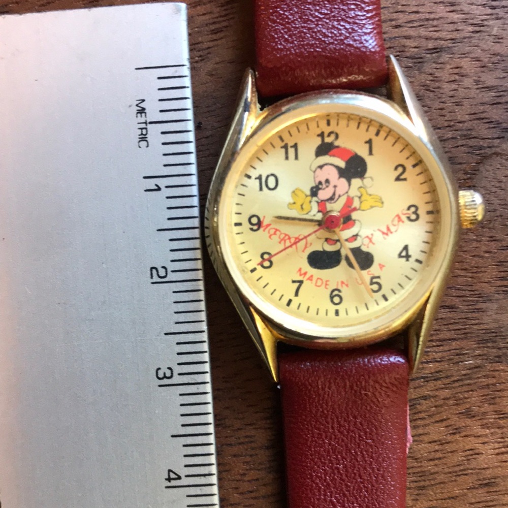 Mickey Mouse a Christmas watch